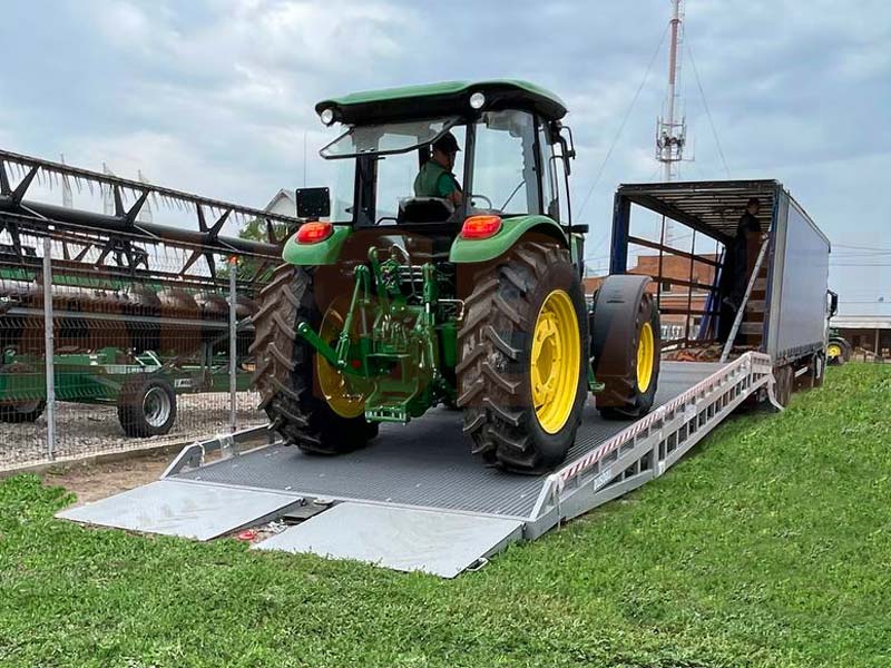 Mobili rampa žemės ūkio technikai